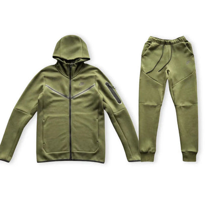 Conjunto Nike Tech Fleece
