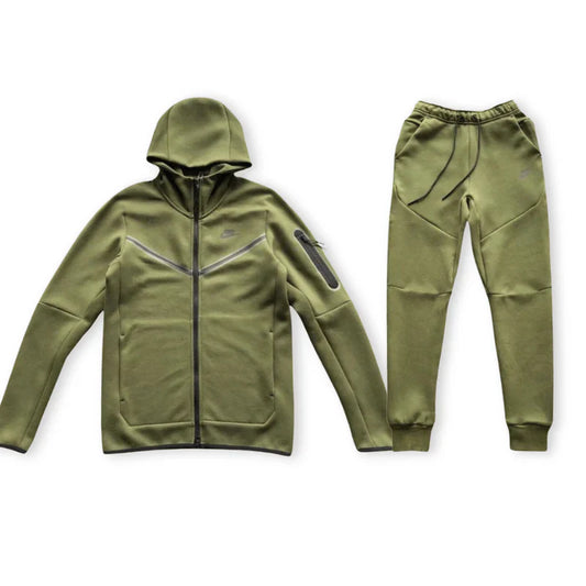 Conjunto Nike Tech Fleece
