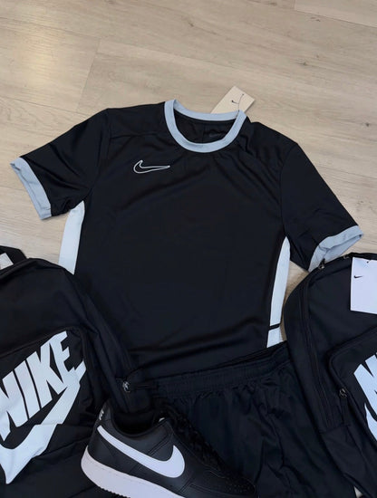 Kit Nike completo (Volta as aulas)