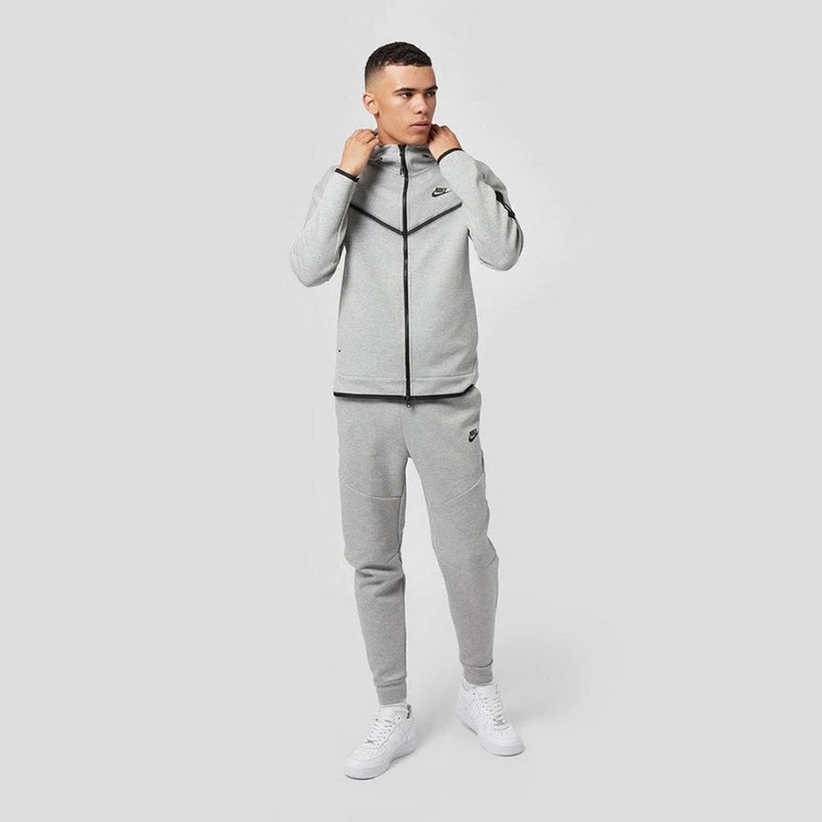 Conjunto Nike Tech Fleece Cinza - Estilo e Conforto Superior