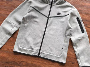 Conjunto Nike Tech Fleece Cinza - Estilo e Conforto Superior
