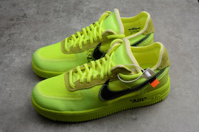 Tênis Air Force 1 Low Off-White Volt